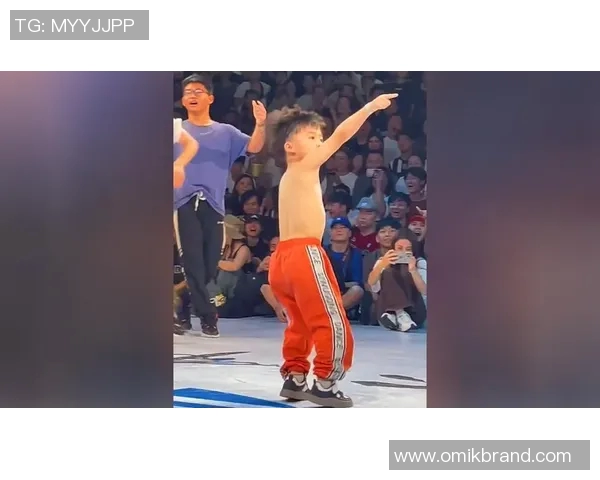 街舞战术解析：武汉街舞队如何运用边路渗透提升战斗力